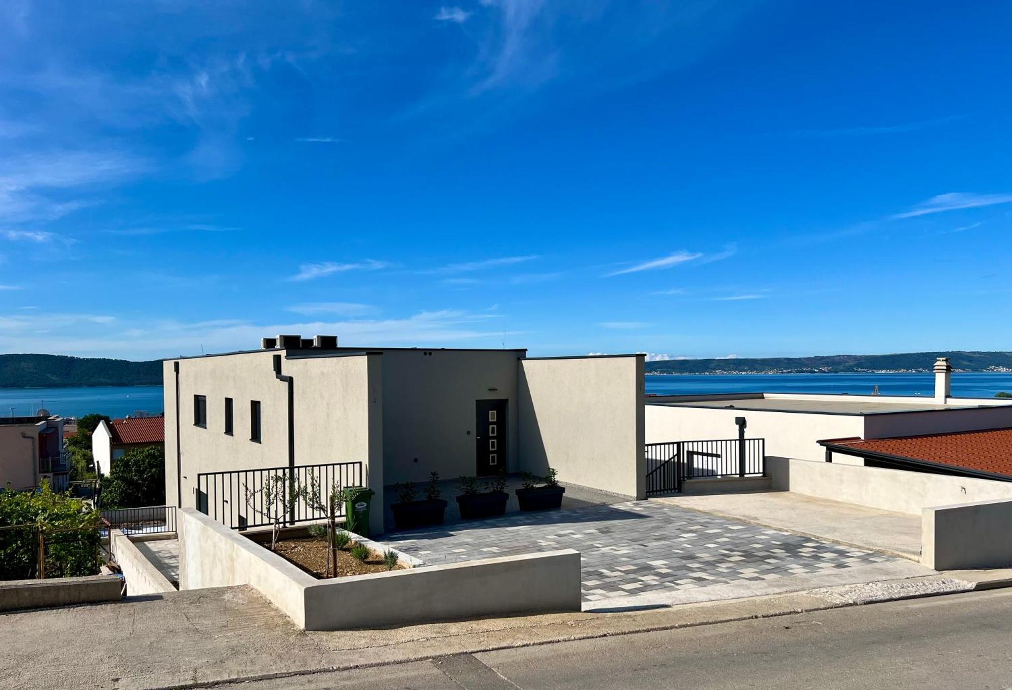 Noero - With Seaview