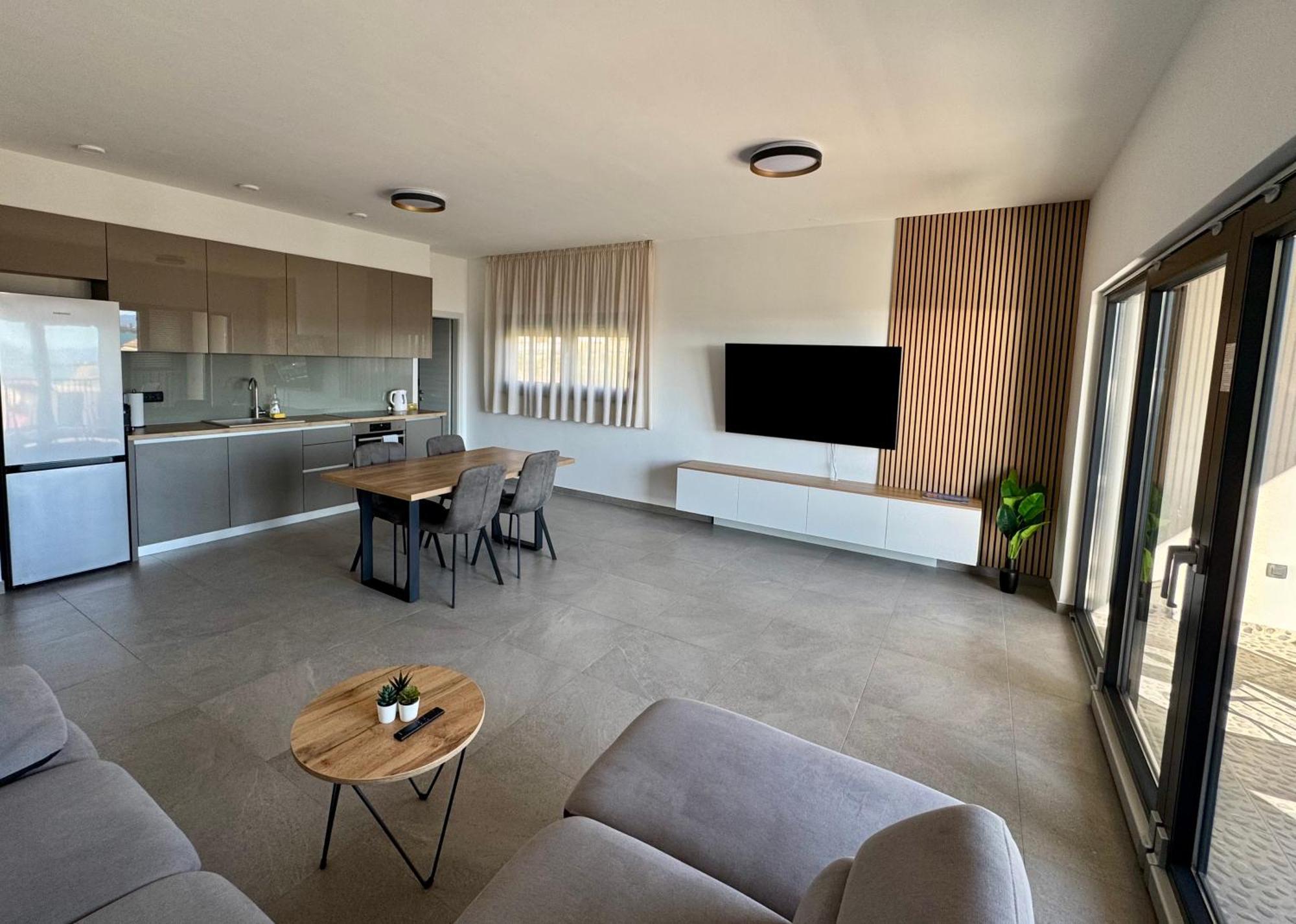 Appartement Noero - With Seaview Kaštela